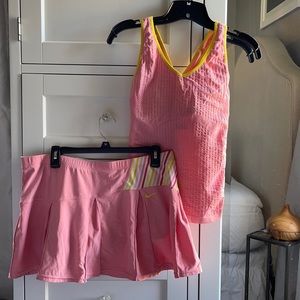 Nike women’s tennis 2 piece apparel